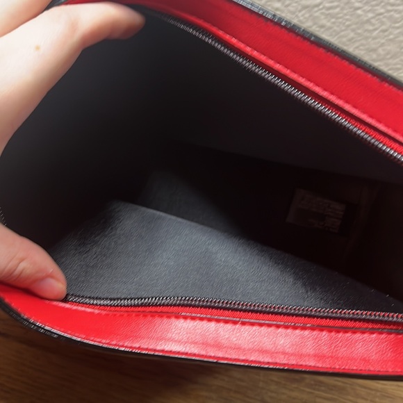 BRAND NEW Victoria’s Secret bag - Picture 3 of 4